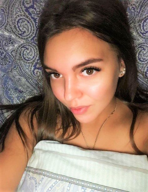 Карина - Индивидуалка СПб +7(981)294-39-94